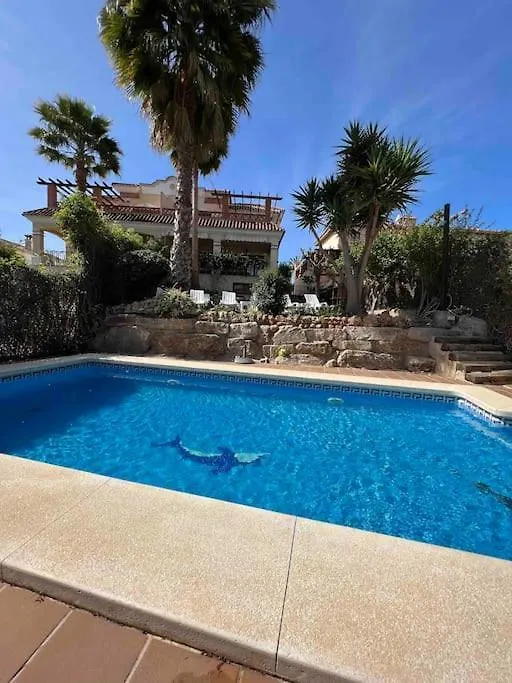 Casa Con Piscina En El Centro De Marbella.别墅 0*, 马尔韦利亚