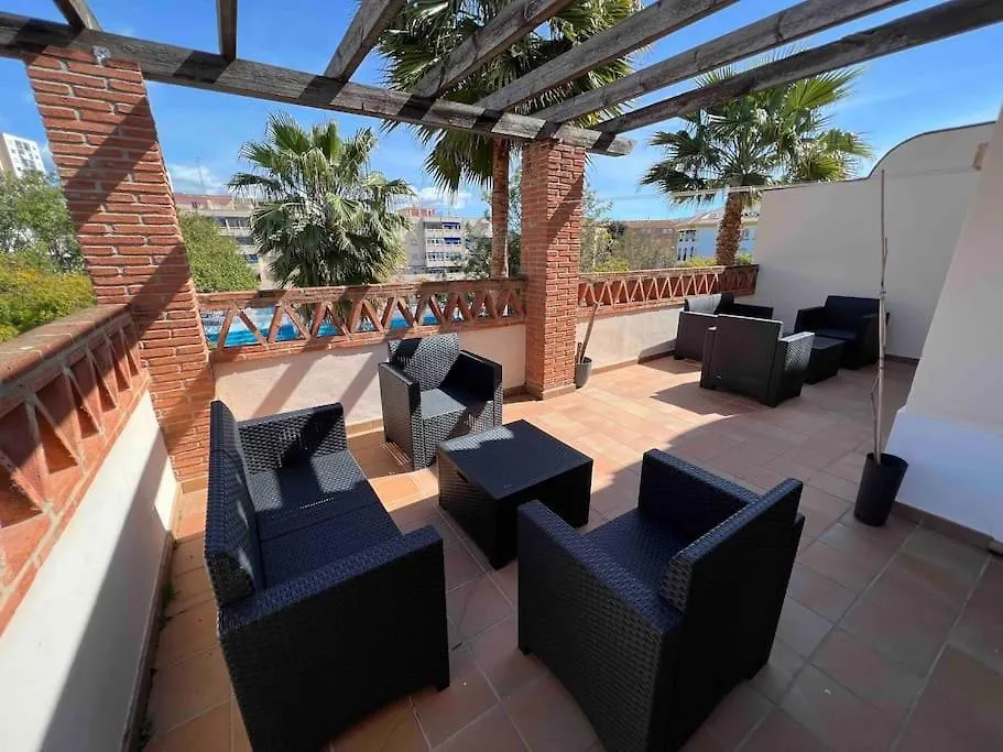 度假居 Casa Con Piscina En El Centro De Marbella.别墅