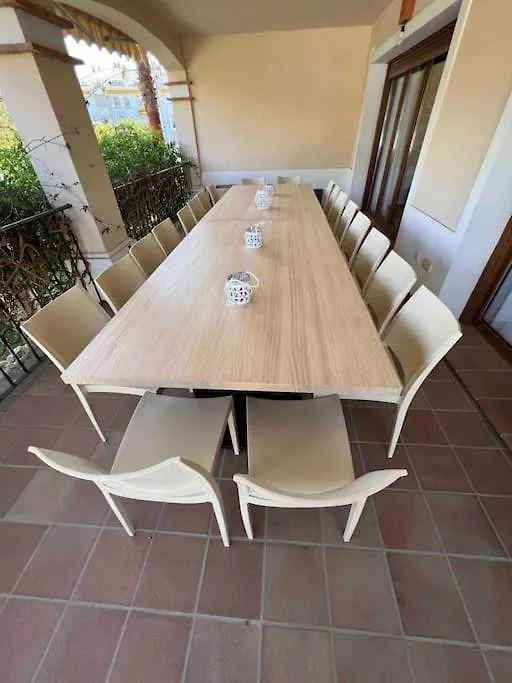 Casa Con Piscina En El Centro De Marbella.别墅 0*, 马尔韦利亚