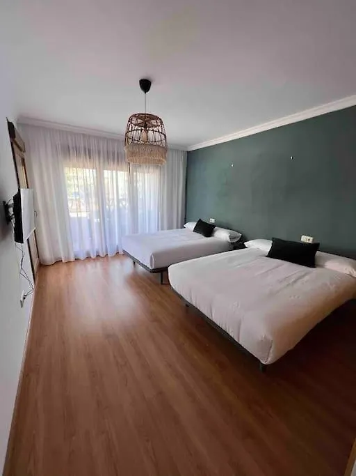 Casa Con Piscina En El Centro De Marbella. Villa